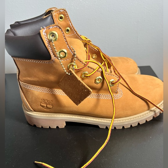 Timberland boots,6 inch classic. - Picture 4 of 4